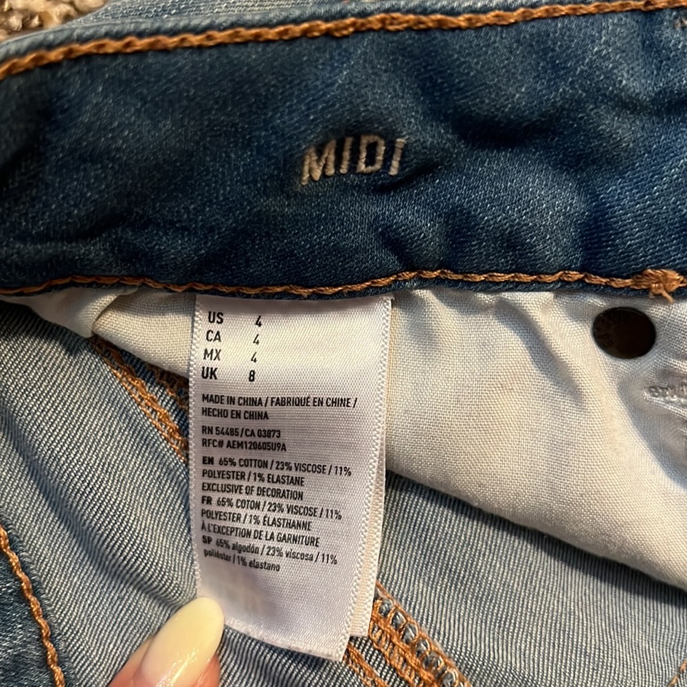 Shorts - Picture 3 of 3